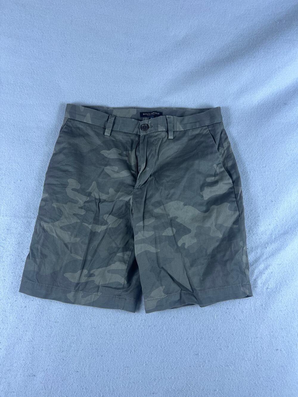 Banana Republic Aiden Shorts Mens 30 Green Flat Front Camouflage Regular Fit